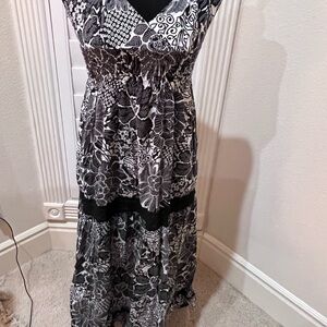 BEAUTIFUL BLACK & WHITE SUMMER DRESS!!! 🖤🖤🖤